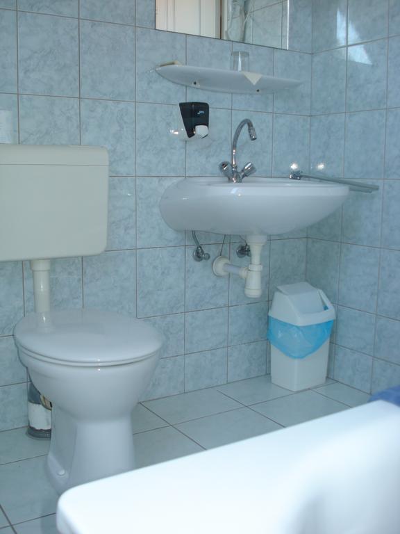Szent Gyoergy Fogado Hotel Pecs Room photo