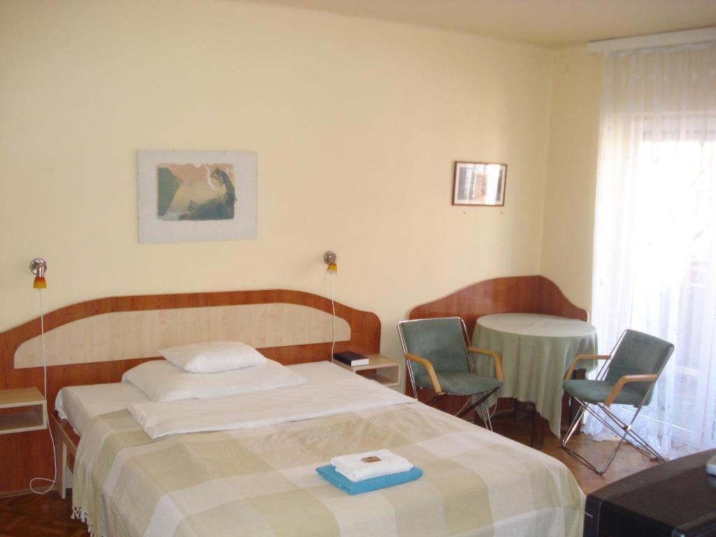 Szent Gyoergy Fogado Hotel Pecs Room photo