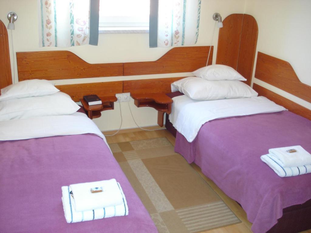 Szent Gyoergy Fogado Hotel Pecs Room photo